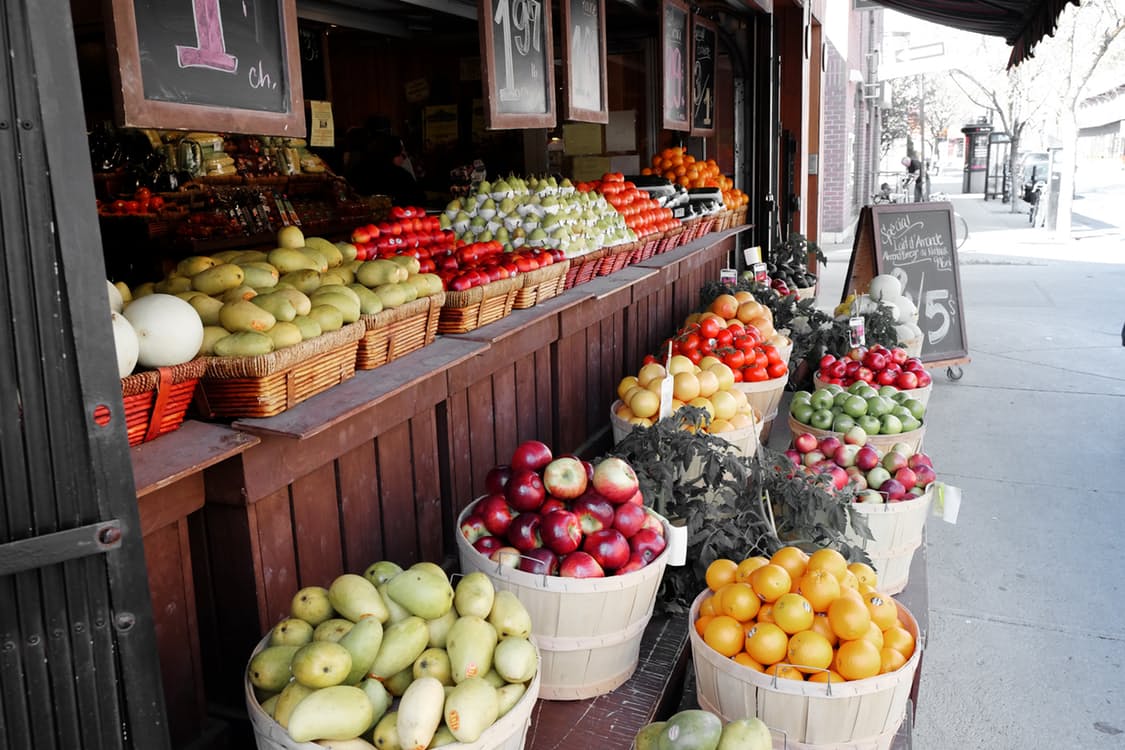 london-life-street-market-fruits-grocery